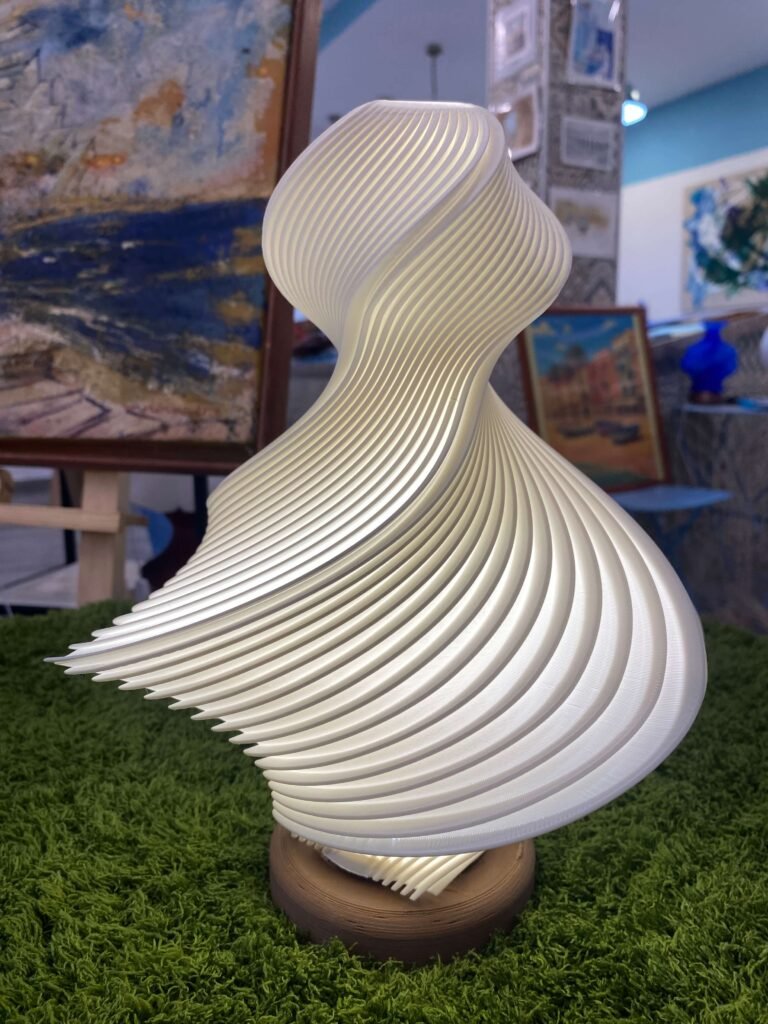 Llum Cream: Escultura de Llum